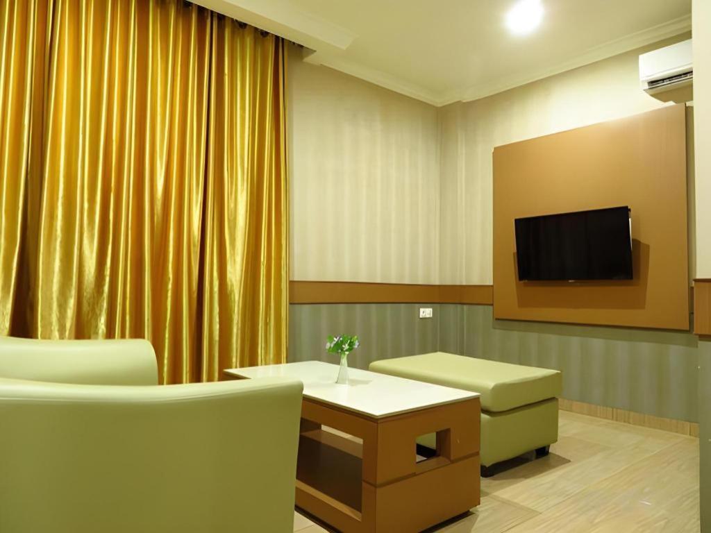 Hotel Menara Lexus Medan Exteriör bild