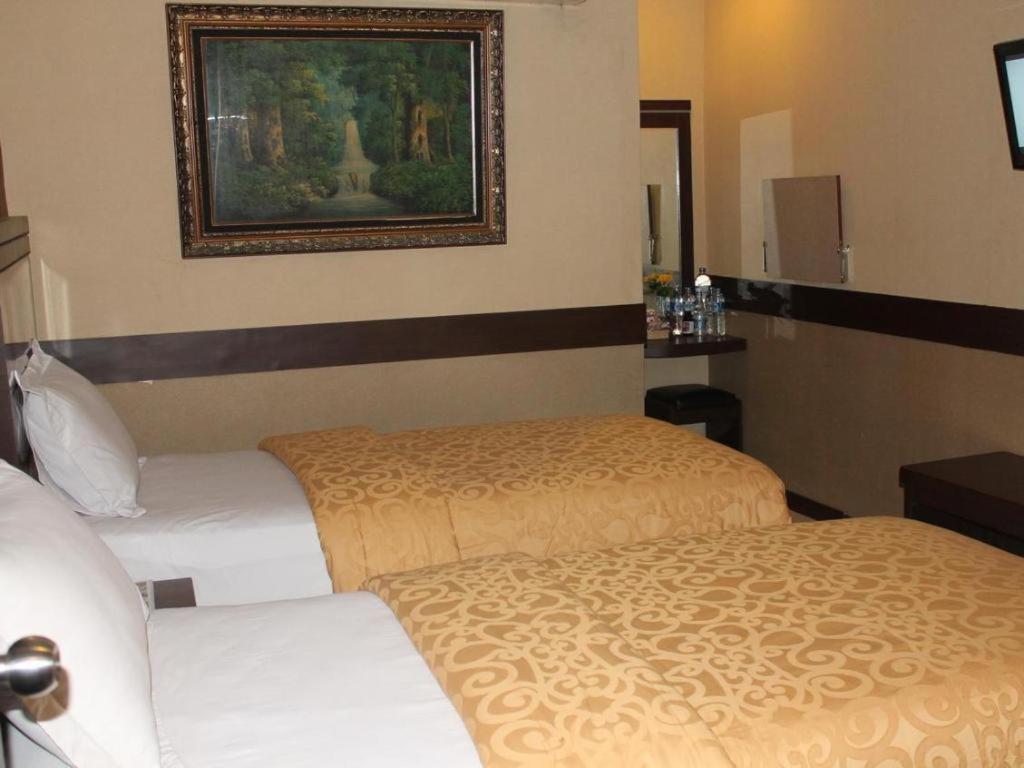 Hotel Menara Lexus Medan Exteriör bild