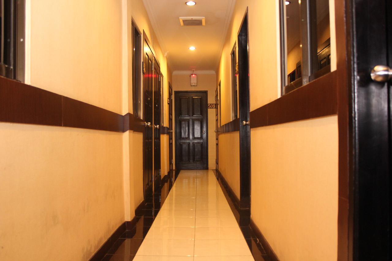Hotel Menara Lexus Medan Exteriör bild