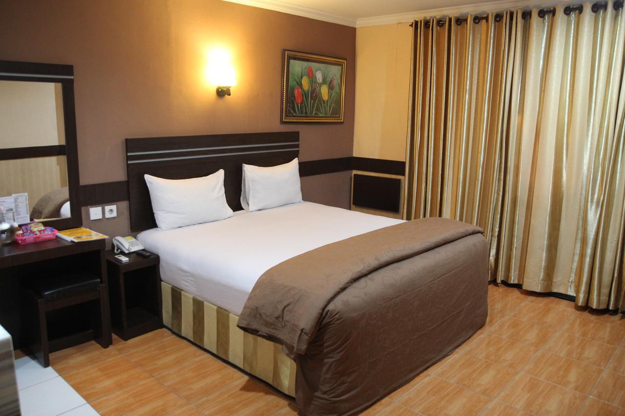 Hotel Menara Lexus Medan Exteriör bild