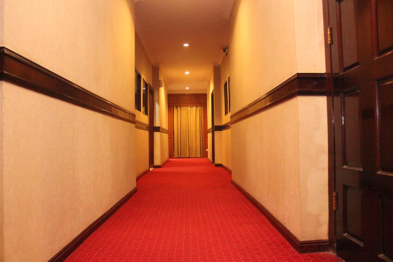 Hotel Menara Lexus Medan Exteriör bild